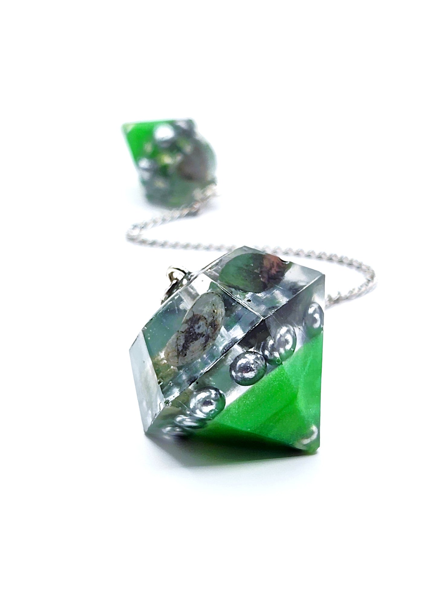 Emerald Orgonite Pendulum
